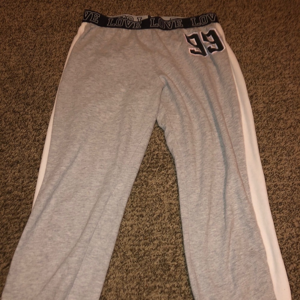 grey sweatpants
